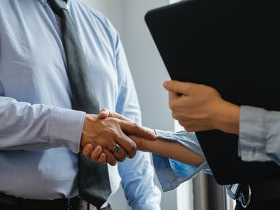 大面積的廠(chǎng)房倉(cāng)庫(kù)